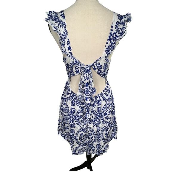 Cupshe Blue & White Ornate Flutter Sleeve V-Neck Mini Dress Size L - Picture 7 of 9